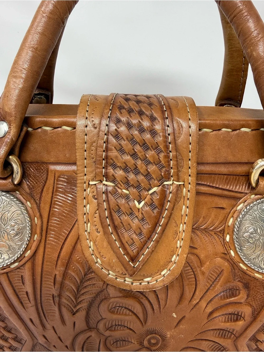 ❣️VINTAGE American West hand-tooled leather satchel